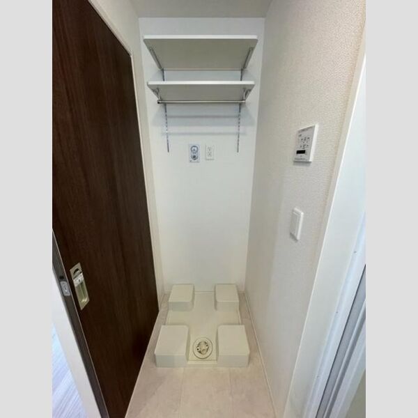 洗面所 (室内洗濯機置場)