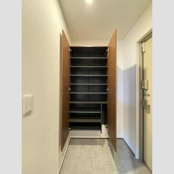 玄関 (シューズボックス)
