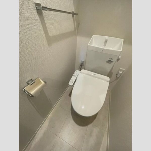 トイレ (温水洗浄暖房便座)