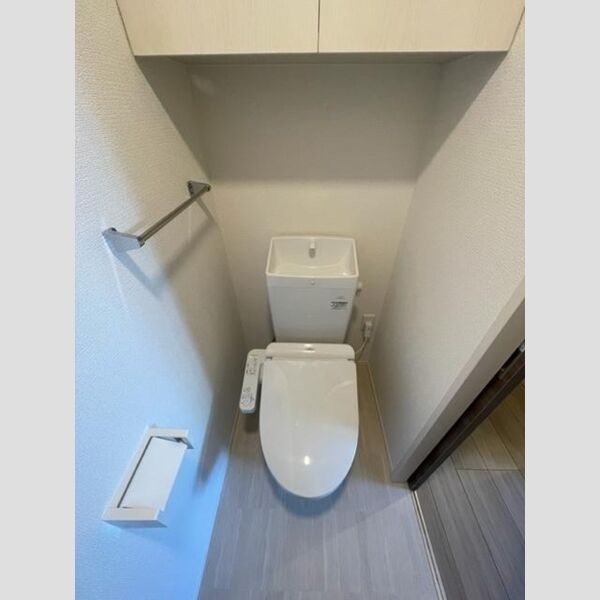 トイレ (温水洗浄暖房便座)