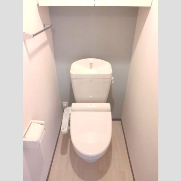 トイレ (トイレ)