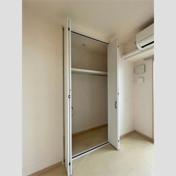 収納 (ウォークインクローゼット(洋室))