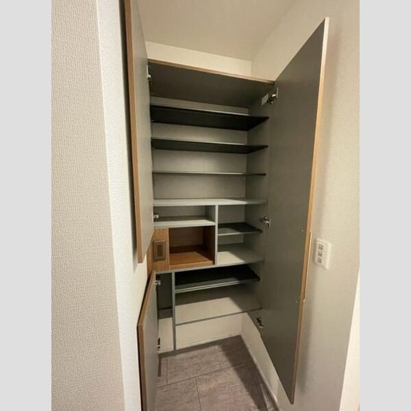 玄関 (シューズボックス)