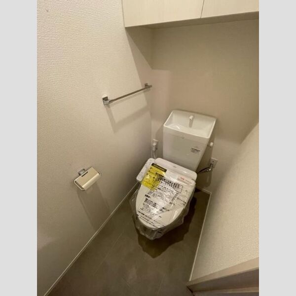 トイレ (温水洗浄暖房便座)