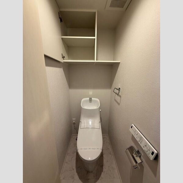 トイレ (温水洗浄暖房便座)