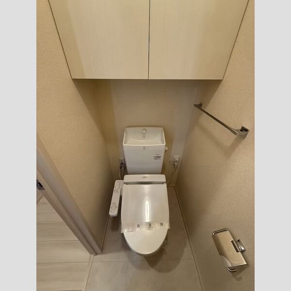 トイレ (温水洗浄暖房便座)