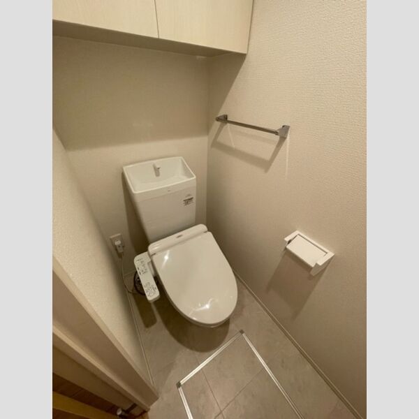 トイレ (温水洗浄暖房便座)