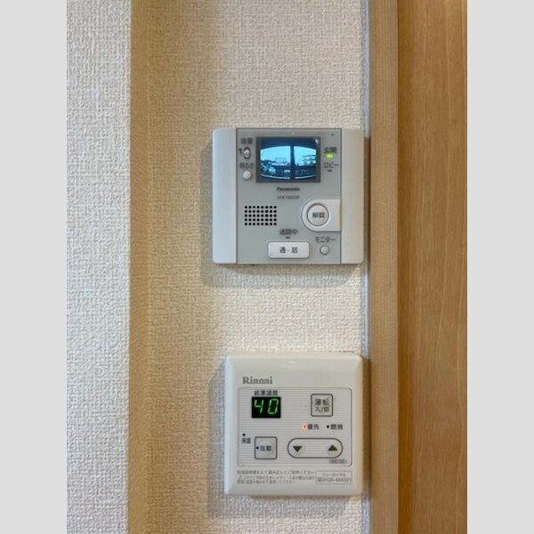その他設備 (モニタ付インターホン・給湯リモコン)