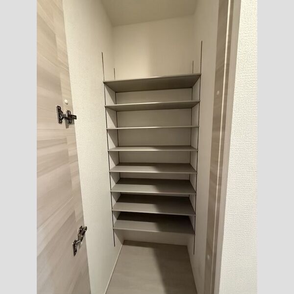 玄関 (玄関収納)