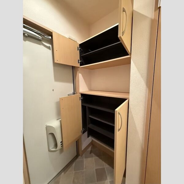 玄関 (シューズボックス)