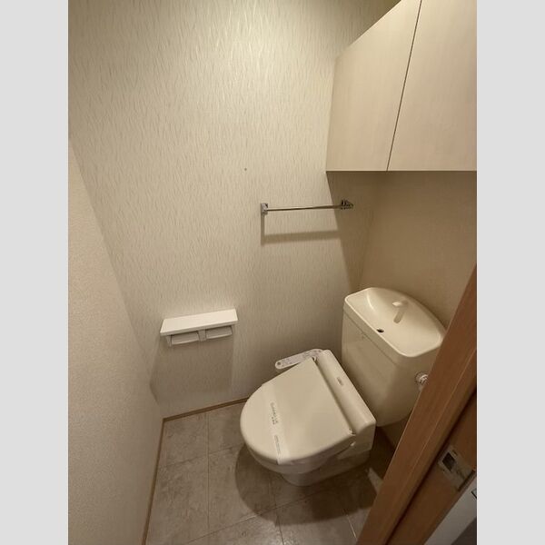 トイレ (温水洗浄暖房便座)