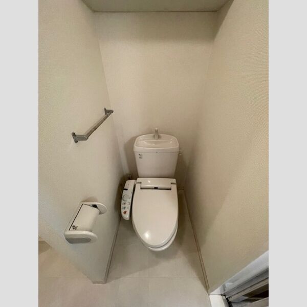 トイレ (温水洗浄暖房便座)