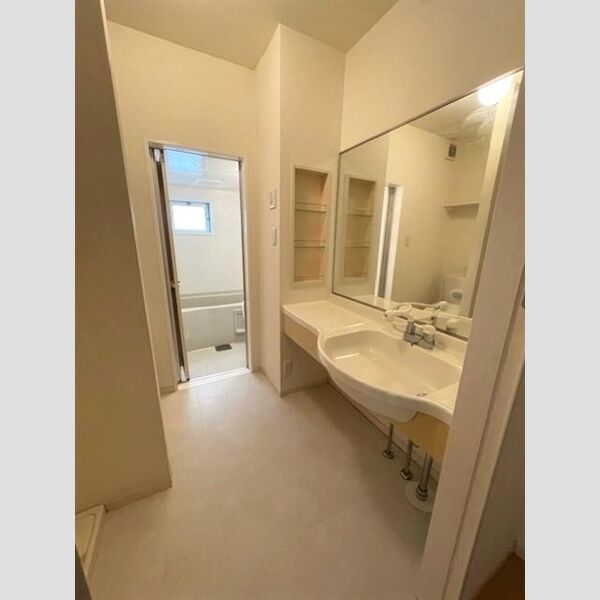 洗面所 (洗髪洗面化粧台)