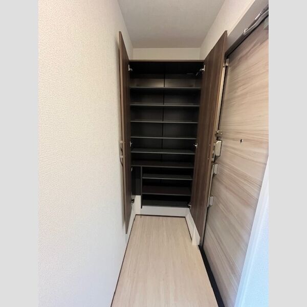 玄関 (シューズボックス)