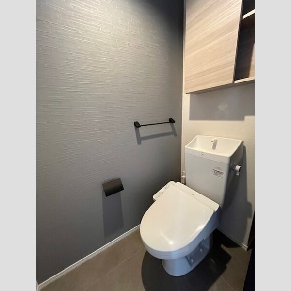 トイレ (温水洗浄暖房便座)