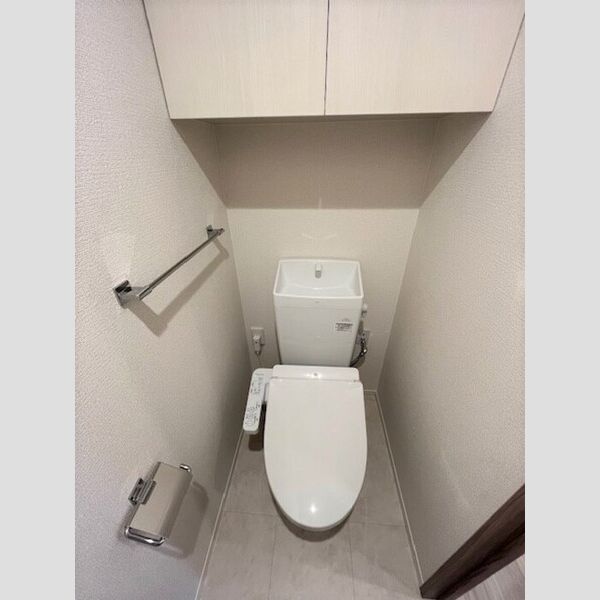 トイレ (温水洗浄暖房便座)