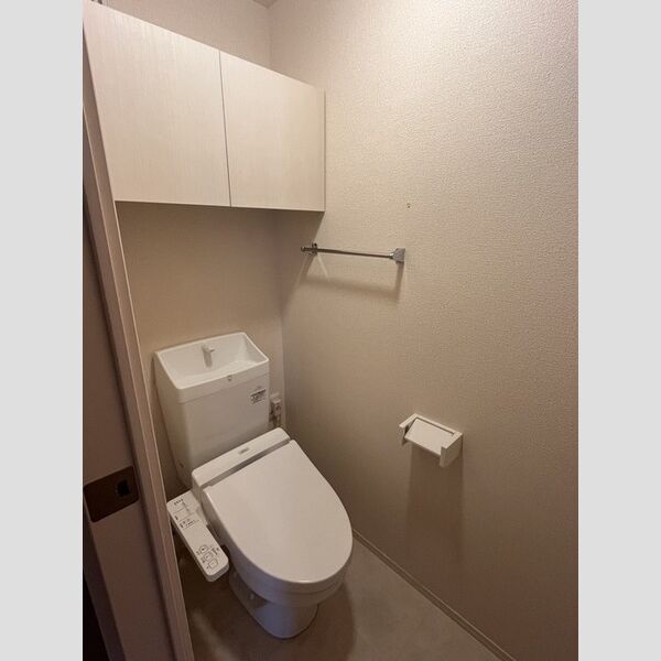 トイレ (温水洗浄暖房便座)