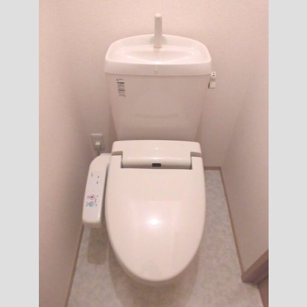 トイレ (トイレ)