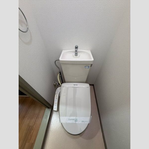 トイレ (温水洗浄暖房便座)