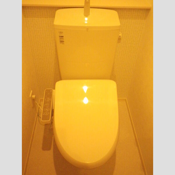 トイレ (202:温水洗浄暖房便座)