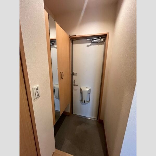 玄関 (玄関)