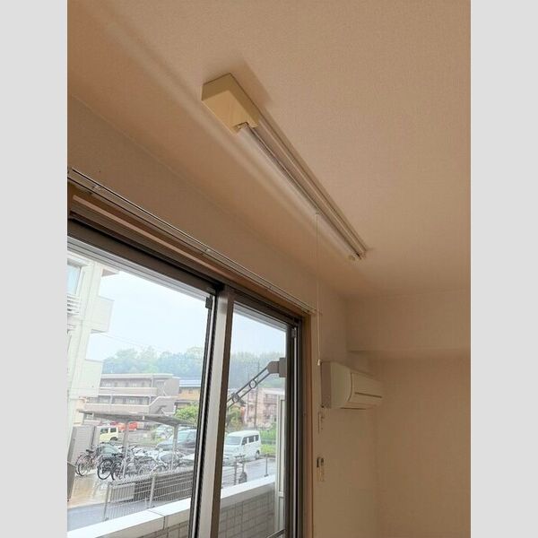 その他設備 (室内物干し)