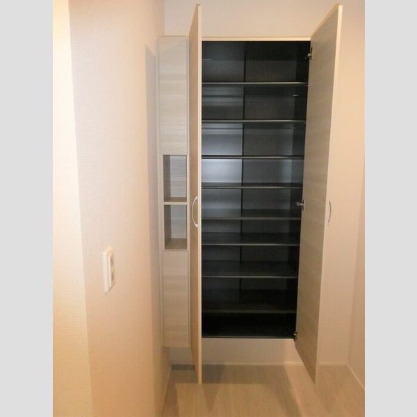 玄関 (シューズボックス)