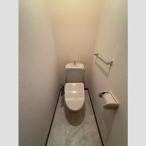 トイレ (温水洗浄暖房便座)