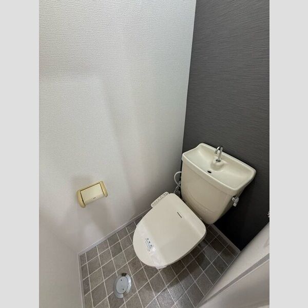 トイレ (温水洗浄暖房便座)