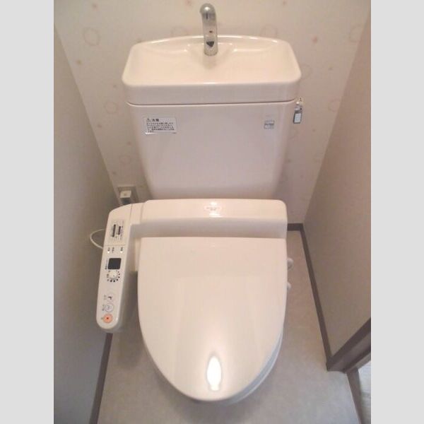 トイレ (トイレ)