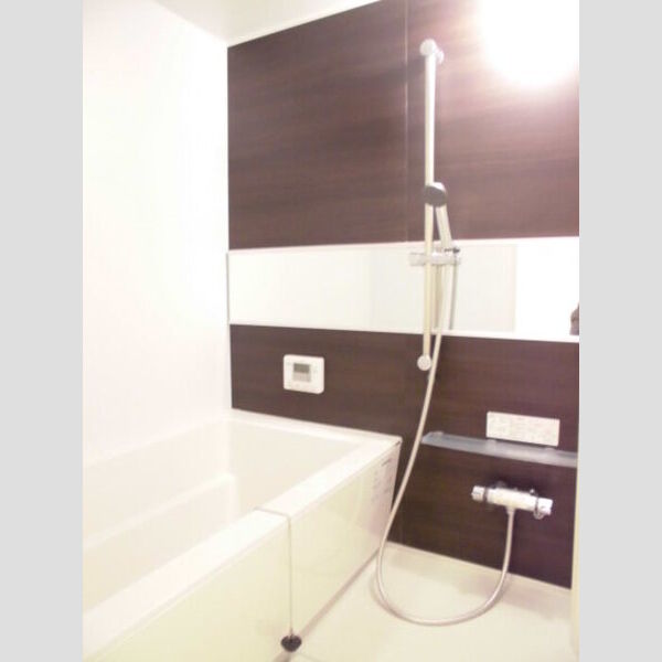 バス (303号室:浴室)