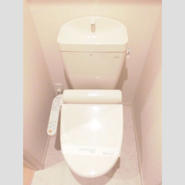 トイレ (303号室:トイレ)