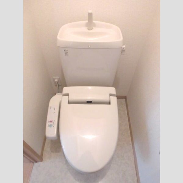 トイレ (トイレ)