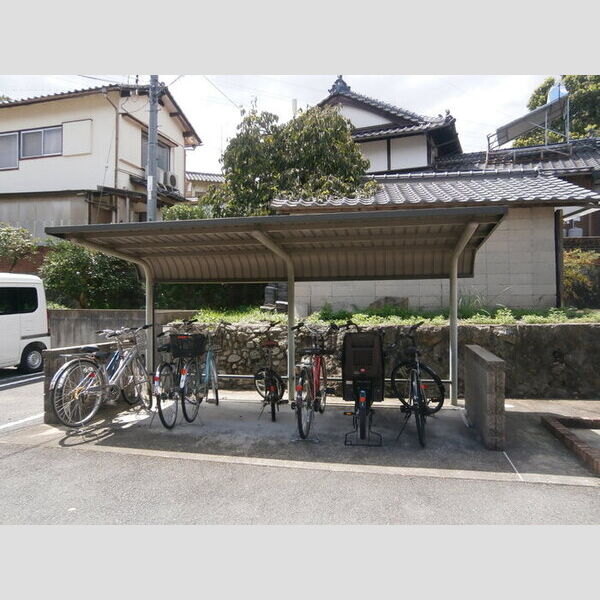 その他 (駐輪場)