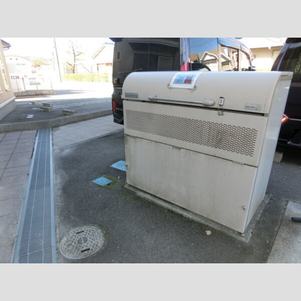 現地周辺 (ゴミステーション)