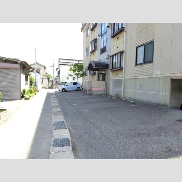 駐車場 (駐車場)