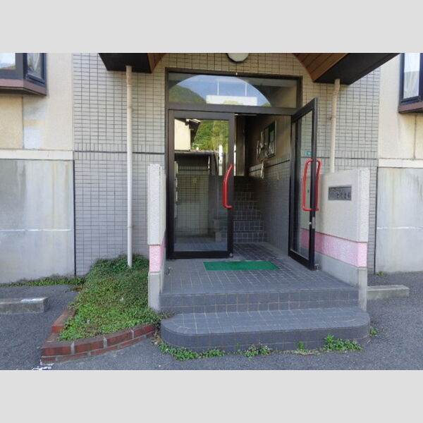 エントランス (エントランス)