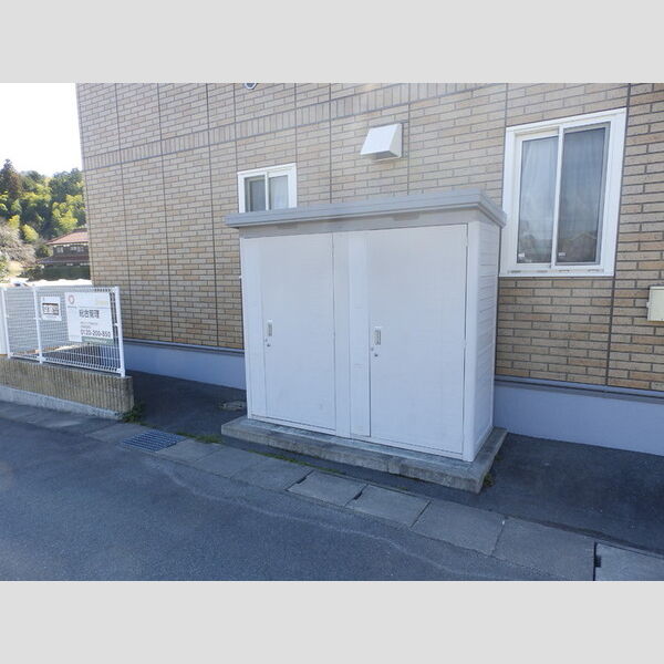 現地周辺 (物置)