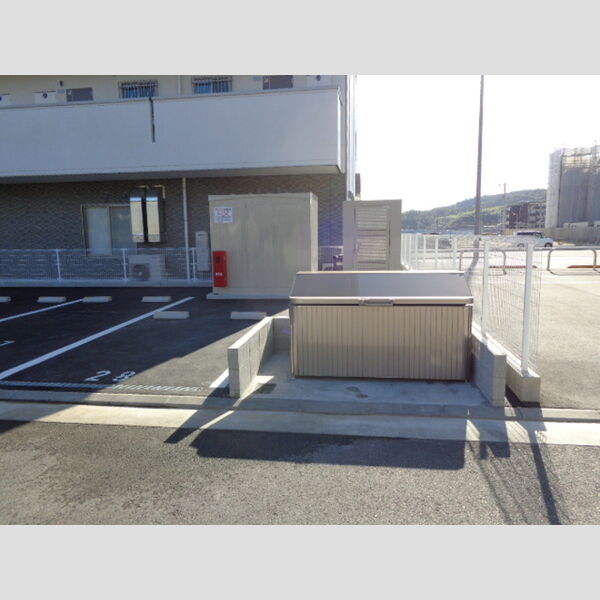 現地周辺 (ゴミステーション)