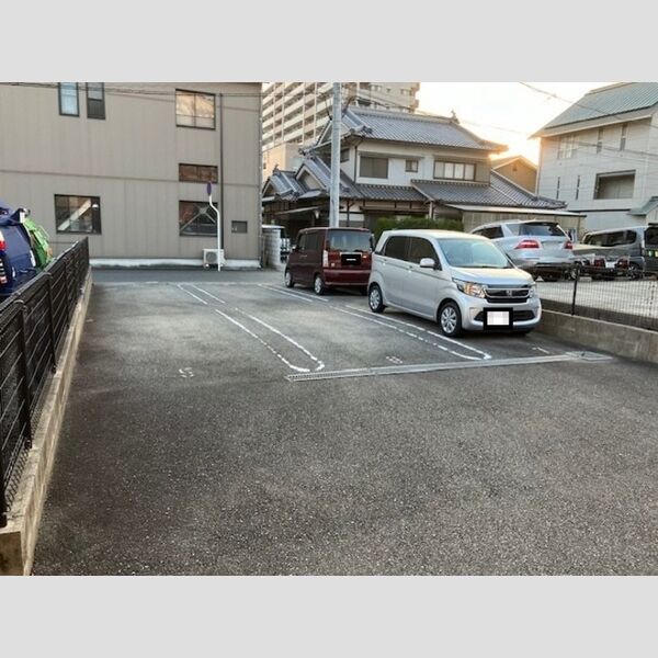 駐車場 (駐車場)
