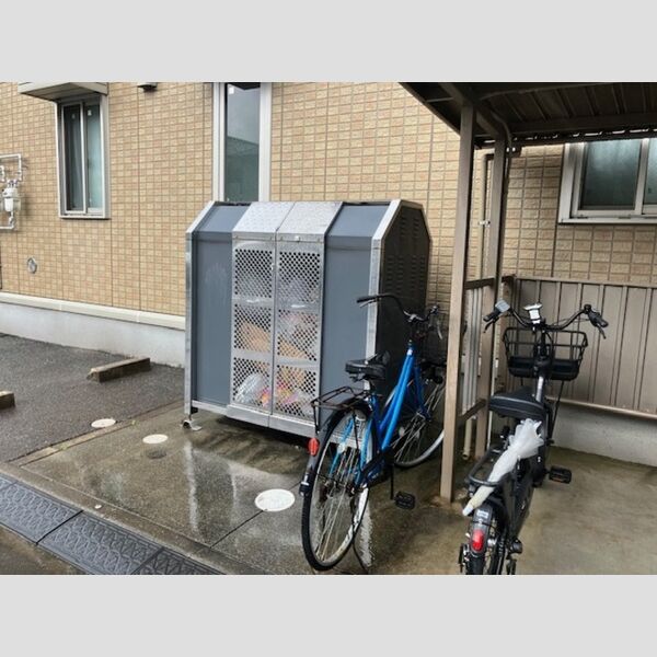 現地周辺 (ゴミ捨て場)