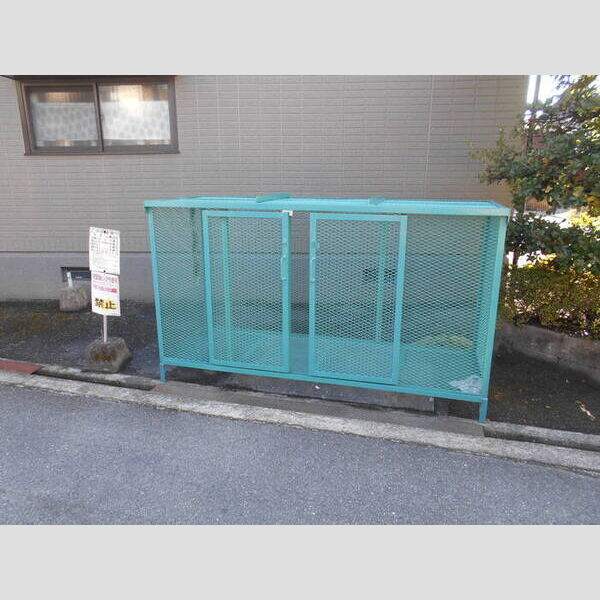 現地周辺 (ゴミステーション)