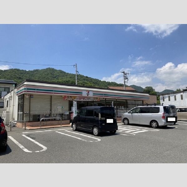 現地周辺 (周辺)