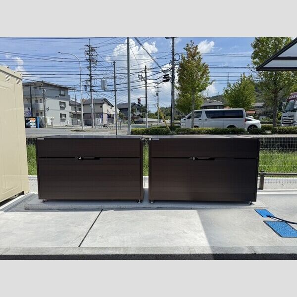 現地周辺 (A棟　ゴミ庫)