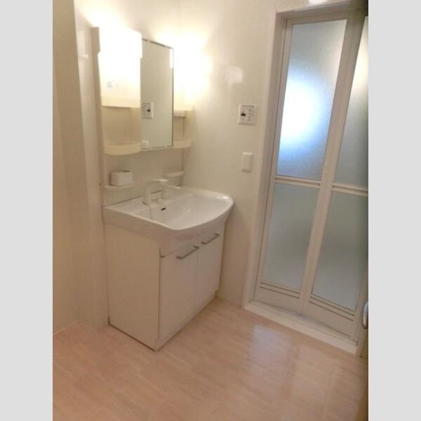 洗面所 (洗髪洗面化粧台)