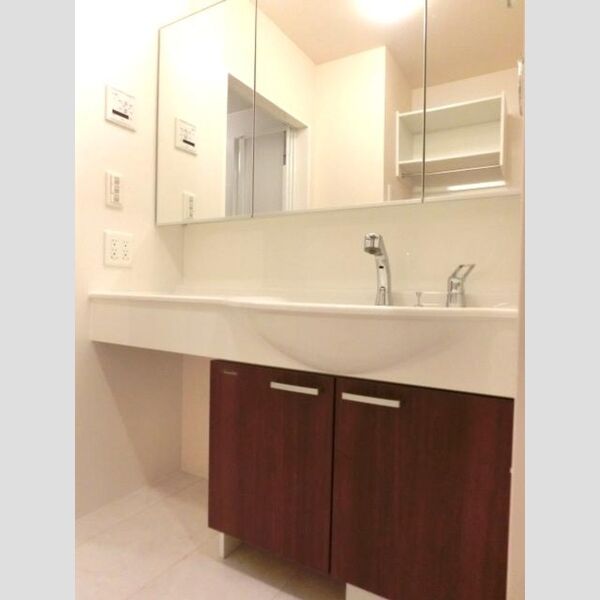 洗面所 (洗髪洗面化粧台)