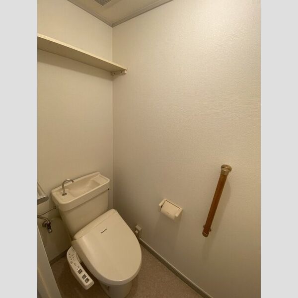 トイレ (温水洗浄暖房便座)