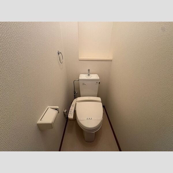 トイレ (トイレ)