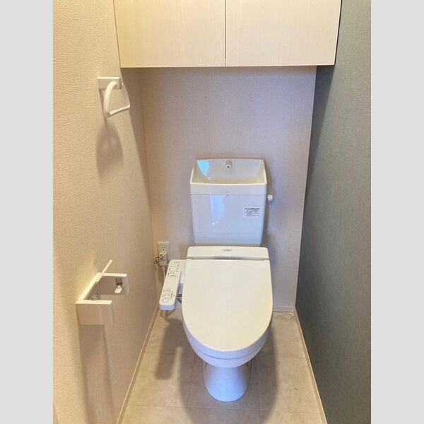 トイレ (温水洗浄暖房便座)