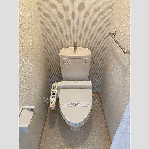 トイレ (トイレ)
